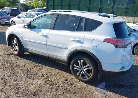 2016 Toyota Rav4 Le z USA, uszkodzony, nr VIN 2T3BFREV6GW511931